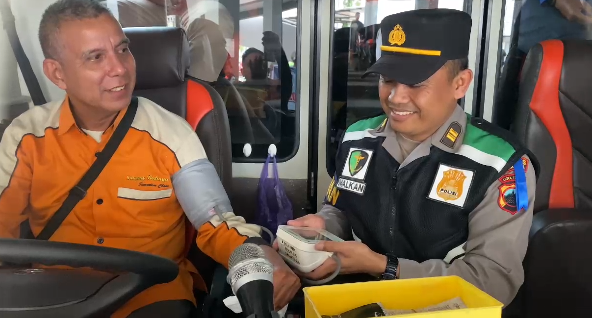 Petugas Gabungan Cek Kesehatan Kru Hingga Armada Bus AKAP di Terminal Tingkir Salatiga