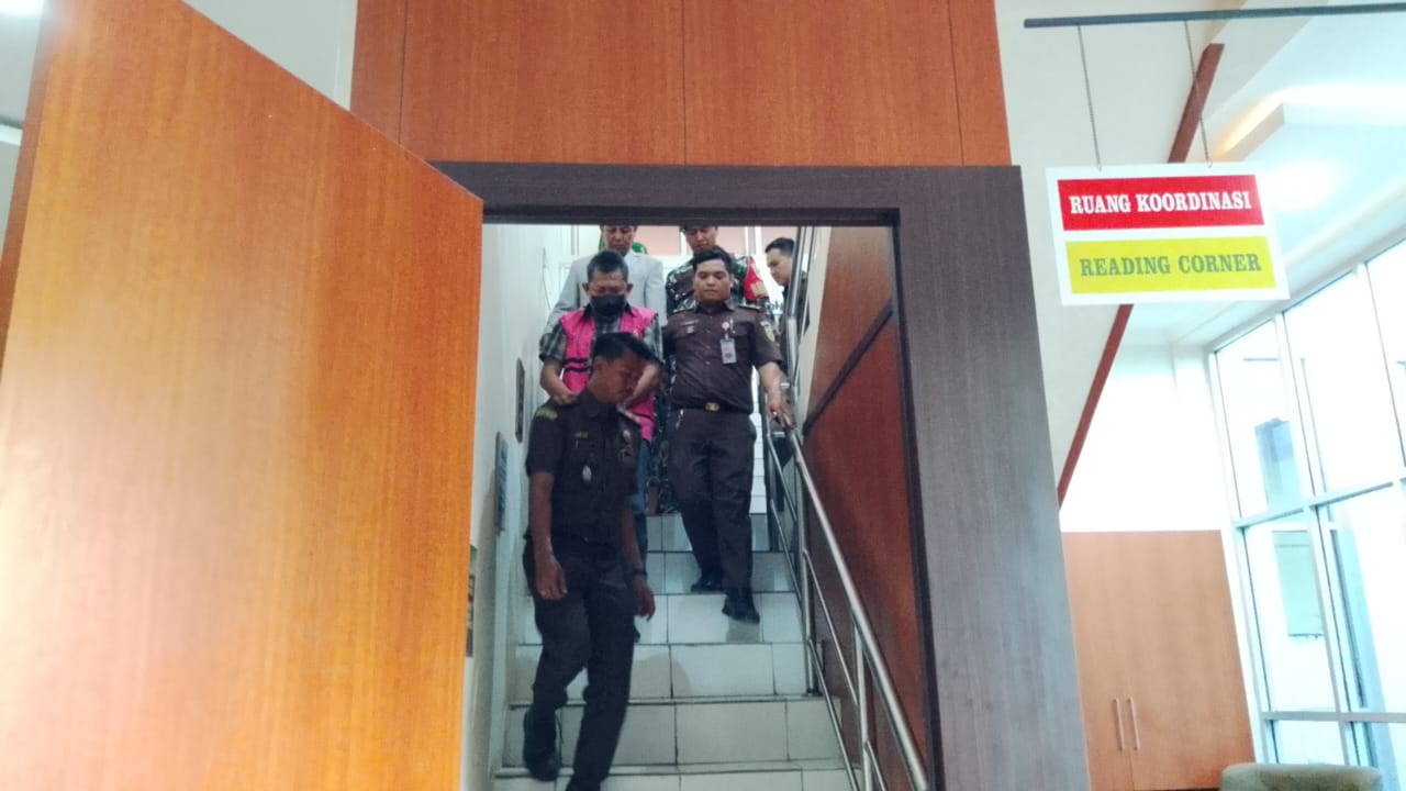 Kejari Pemalang Tahan Mantan Direktur Keuangan PT Aneka Usaha  ‎