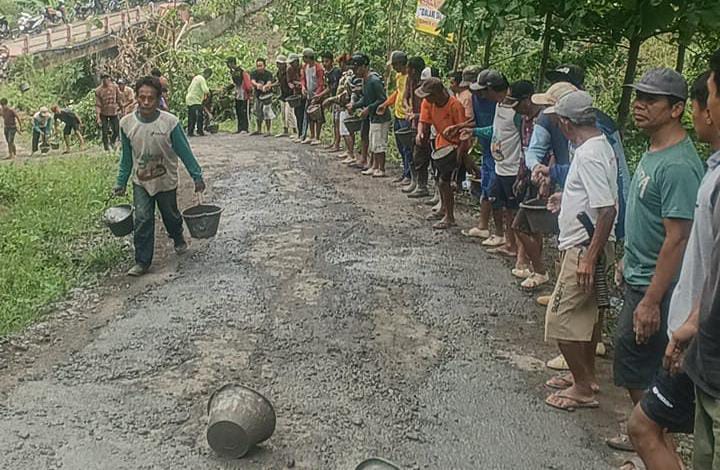 Meluas, Protes Jalan Rusak yang Tak Kunjung diperbaiki Pemerintah Brebes di Bagian Selatan ‎