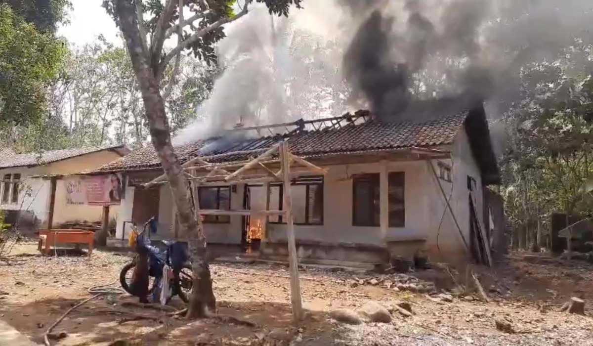 Rumah Warga Kemiri Purworejo Terbakar Hebat, Diduga Akibat Korsleting Listrik