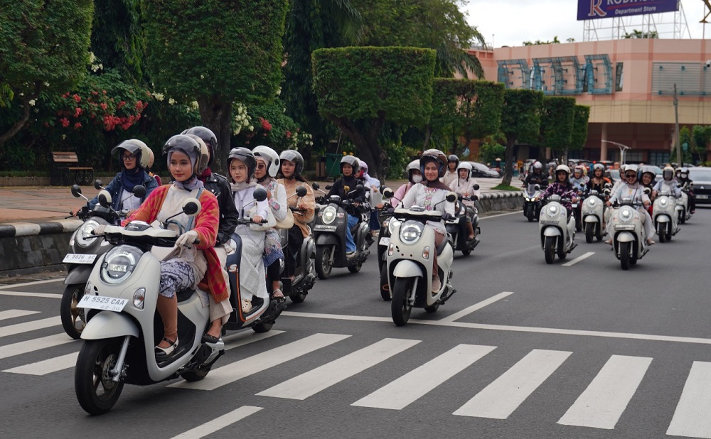 50 Kartini Muda Semarang Tampil Fashionable Naik Honda Scoopy, Kampanyekan Budaya Tertib Lalu Lintas