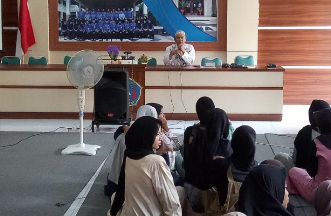 Warga SMP Negeri 1 Adiwerna Kabupaten Tegal Adakan Pesantren Kilat