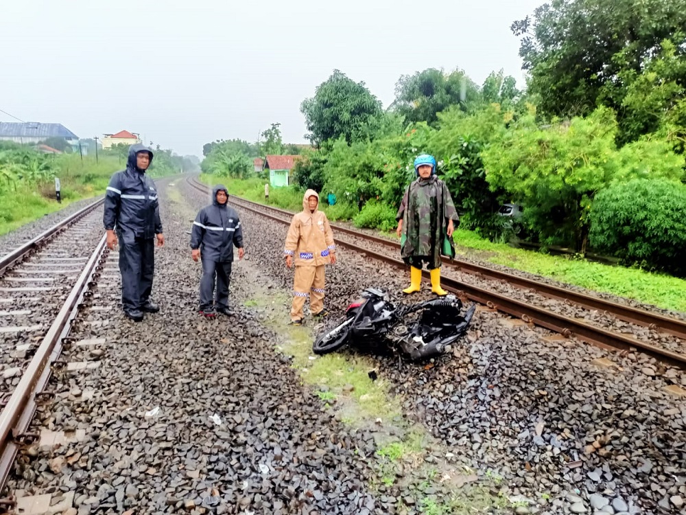 Nasib Naas, Seorang Bidan Tertemper KA Kertajaya saat Melintas perlintasan sebidang di Mangkang Kulon Semarang