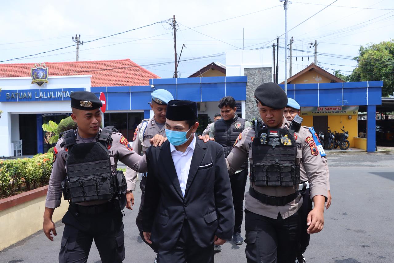 Pasangan Pengantin Baru di Jepara Ini Menikah di Kantor Polisi, Begini Kisah Mereka