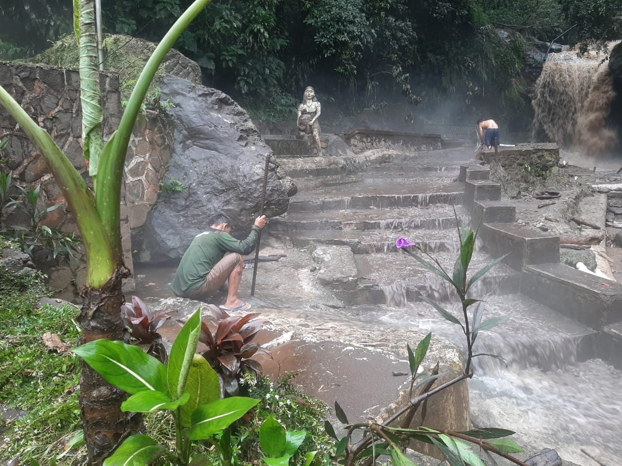 Banjir Bandang, Pancuran 13 Guci Kabupaten Tegal Rusak