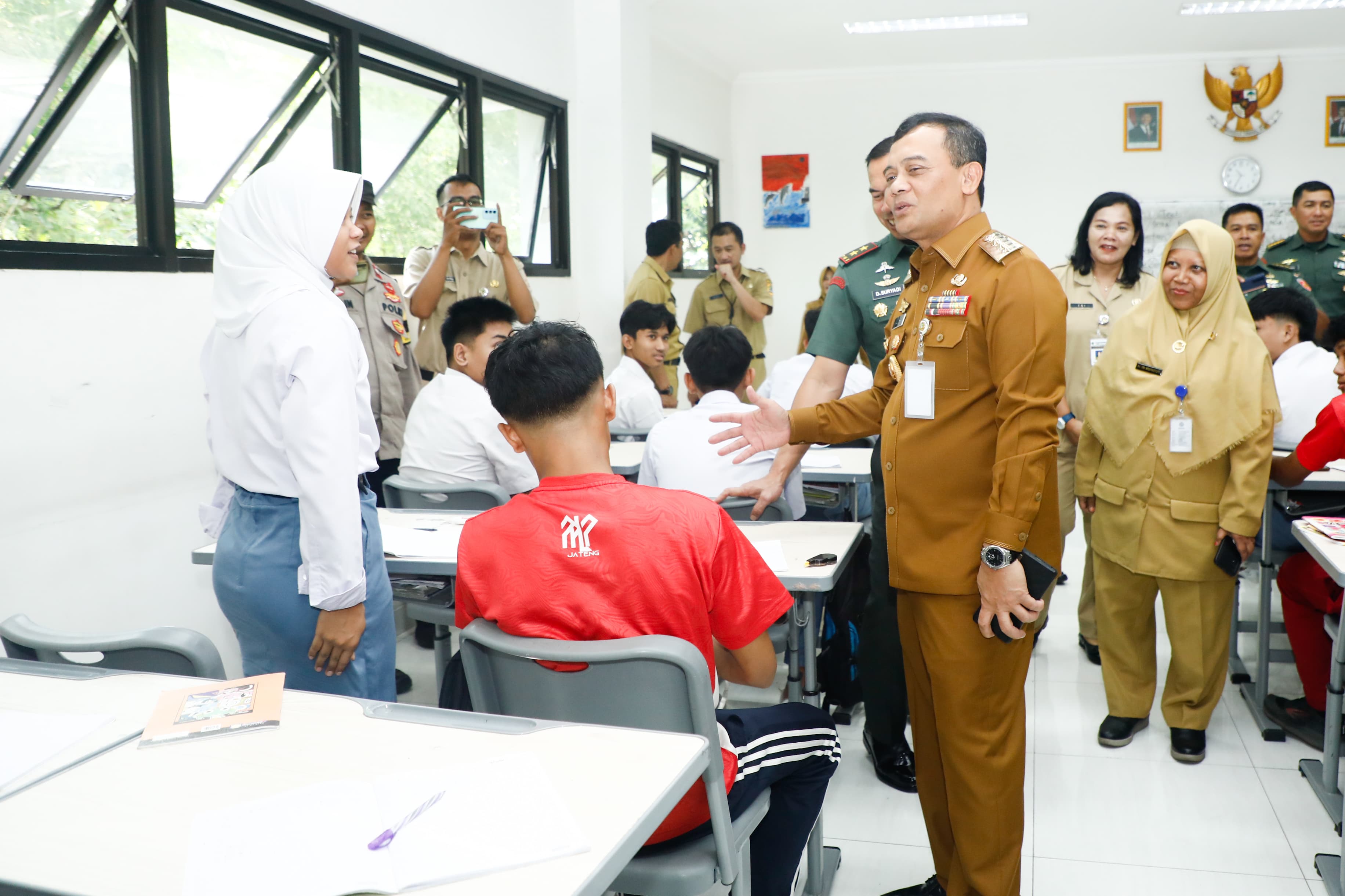 Pertama di Indonesia, Pemprov Jateng Gratiskan Siswa Miskin di Sekolah Swasta