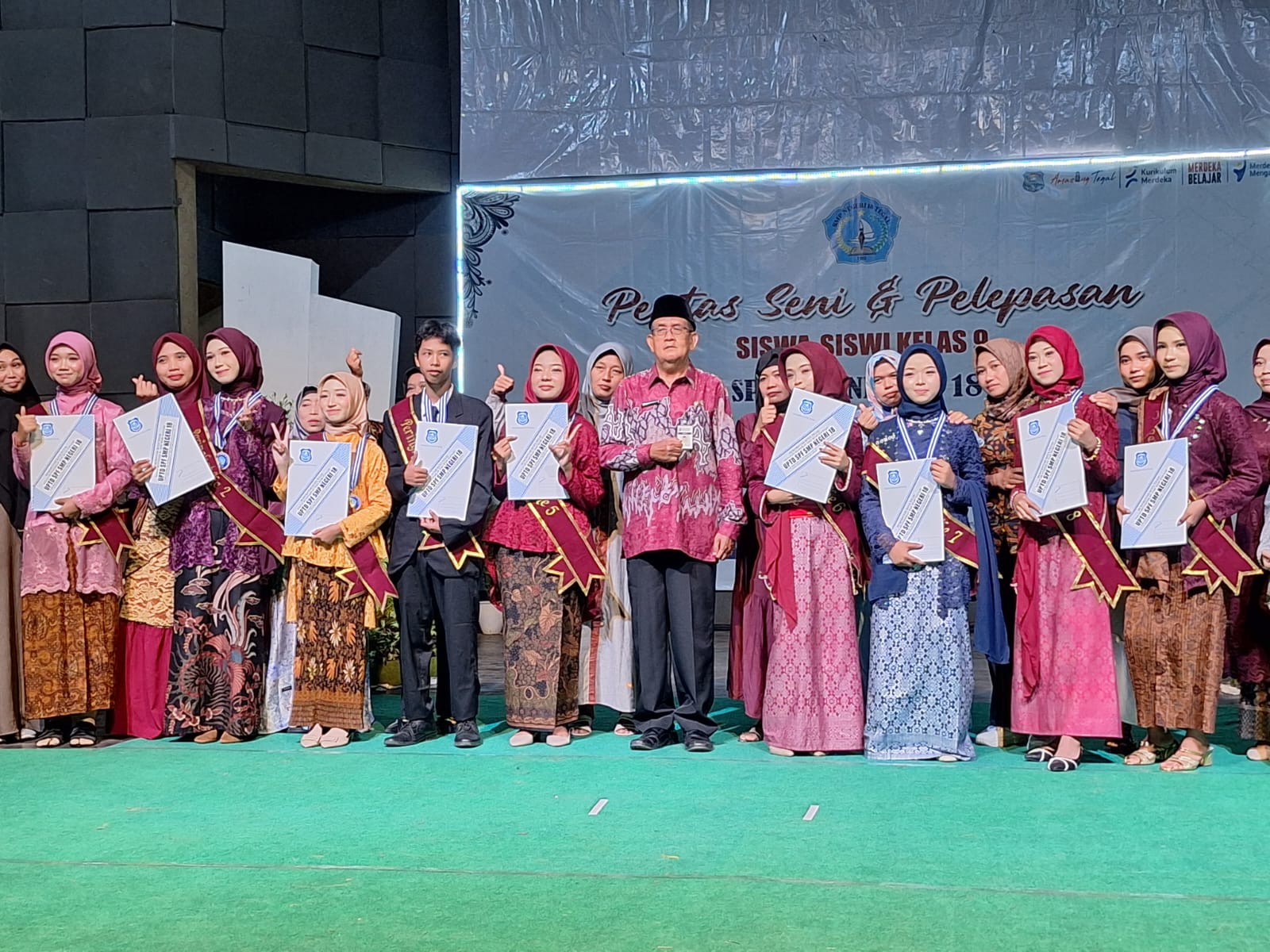 SMP Negeri 18 Tegal Lepas 183 Siswa Kelas 9