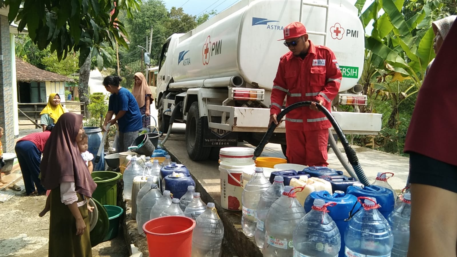 PMI Kabupaten Tegal Salurkan 236.000 Liter Air Bersih ‎