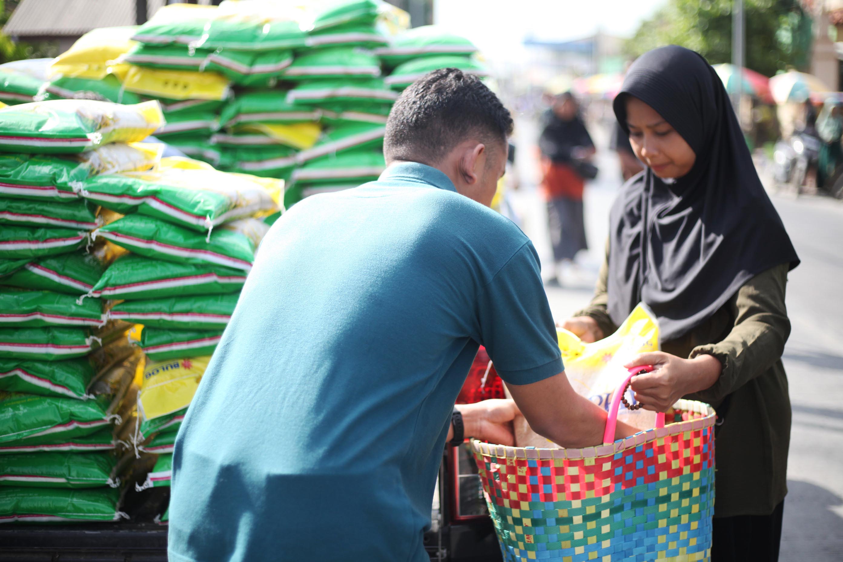 Kendalikan Inflasi, 2 Ton Beras Digelontorkan di Kota Tegal 