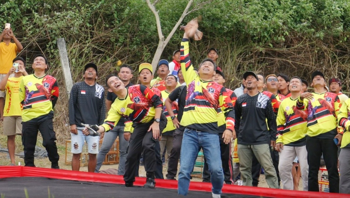 Hari Bhayangkara ke-78, Kapolres Pemalang Diajak Sarapan dan Lomba Merpati Kolong