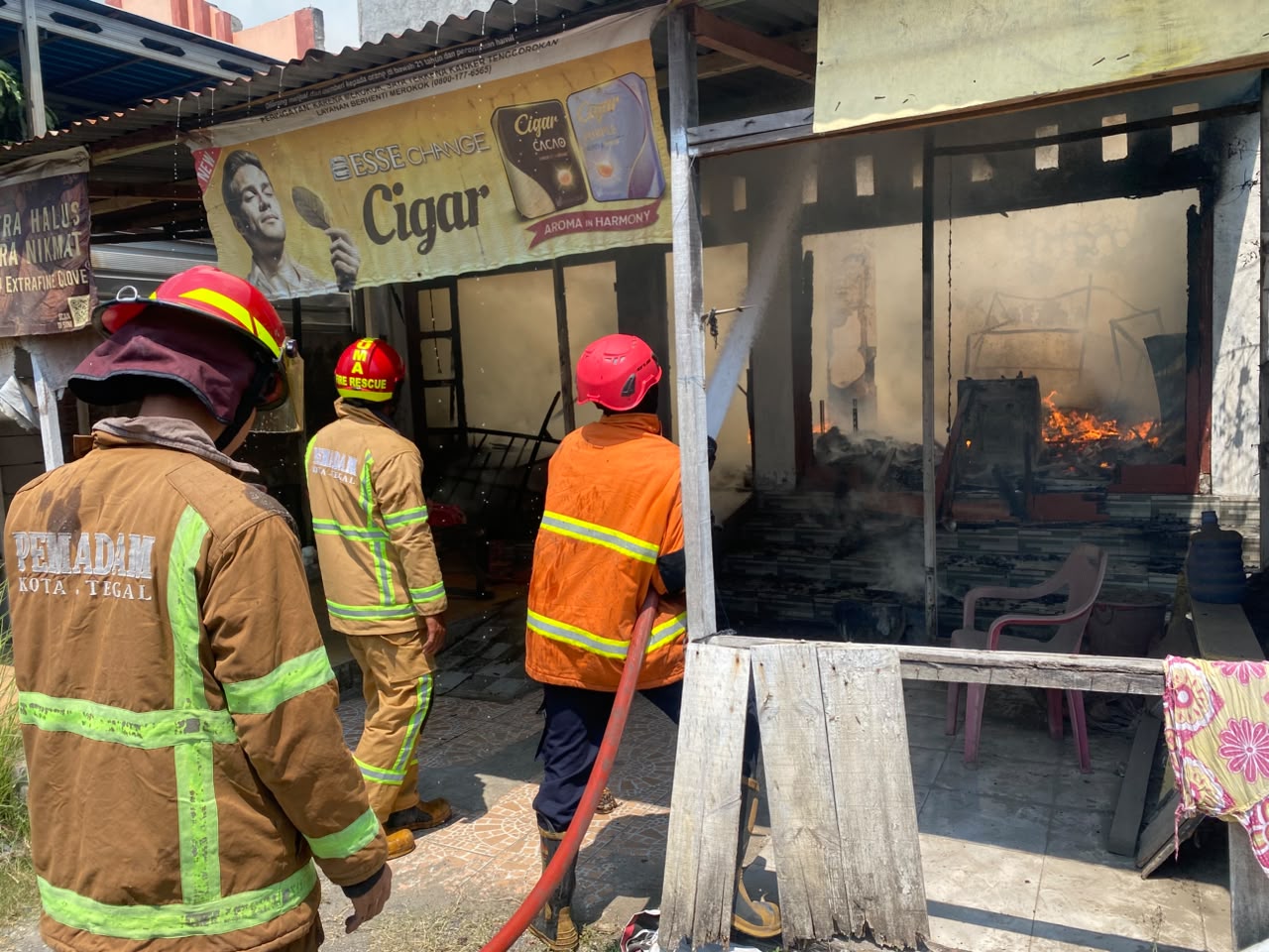 Masak Air Ditinggal, Ruko di Jalan Lingkar Utara Kota Tegal Terbakar