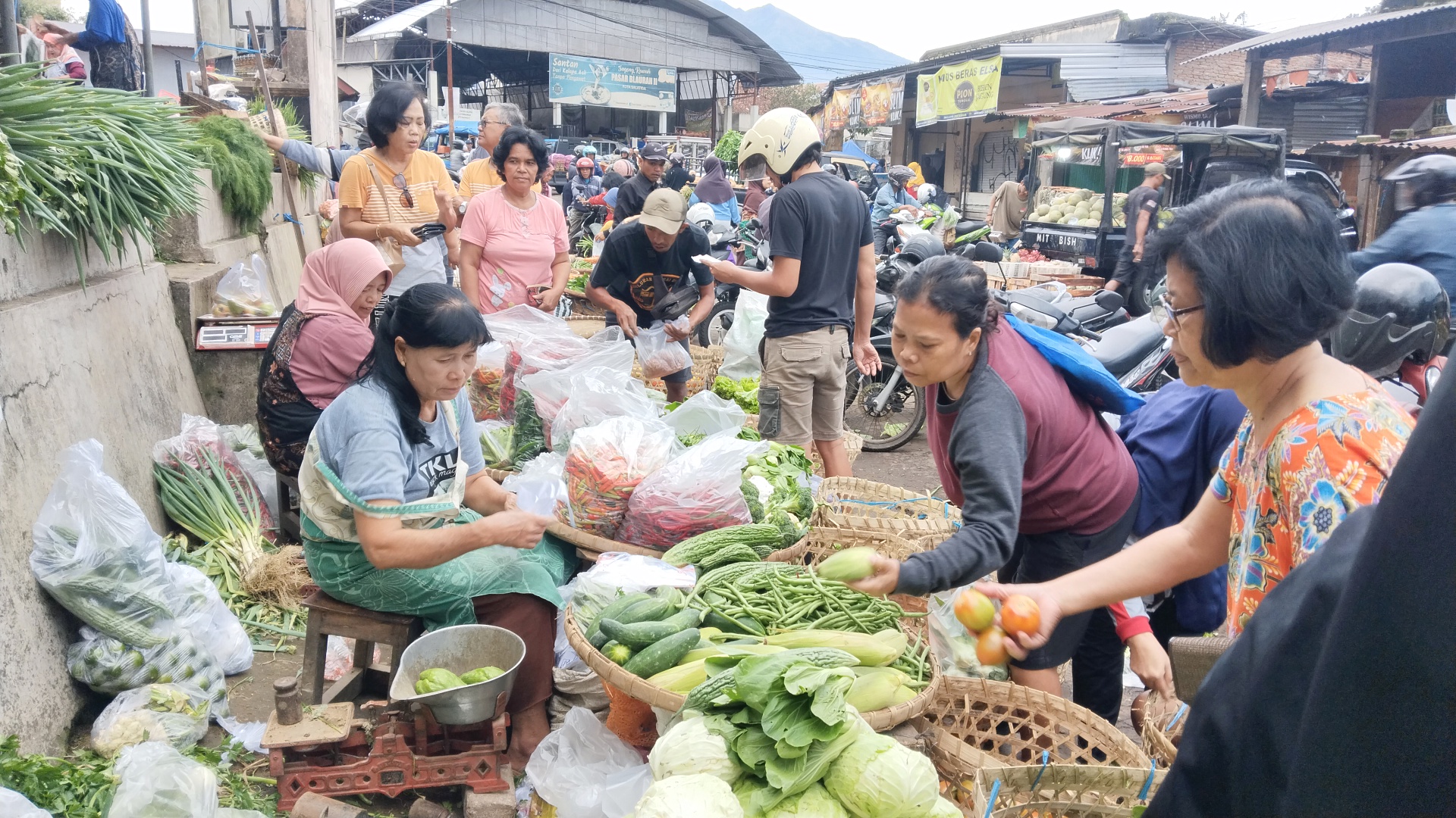 Jelang Ramadan, Harga Cabai Merangkak Naik : Cabe Setan Rp75 Ribu per kilogram, Rawit Hijau Rp60 per Kilogram