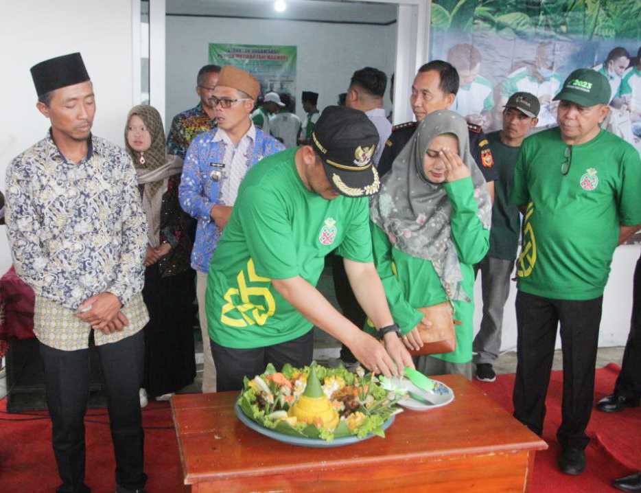 Bupati Pemalang Mansur Hidayat Resmikan Pembangunan Gudang Tembakau