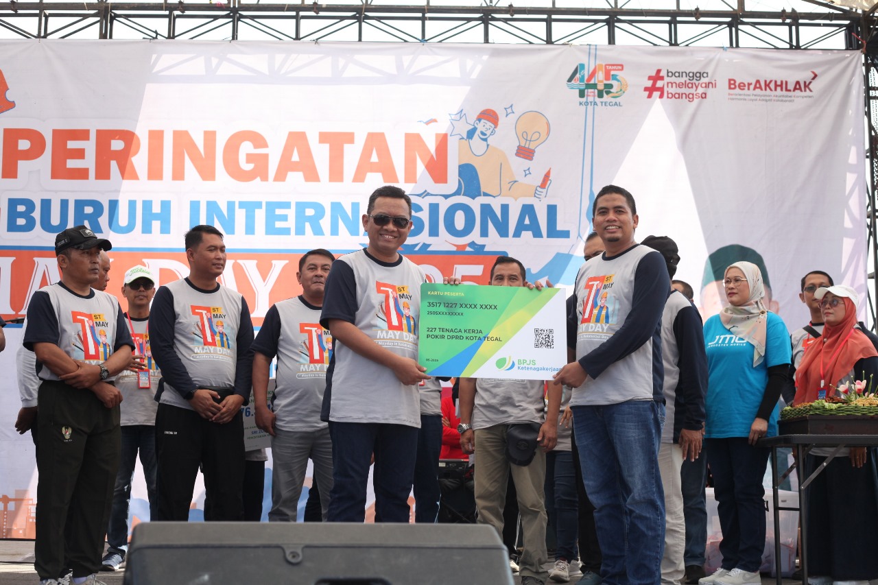 Senyum Merekah Pekerja Rentan di Momen Hari Buruh