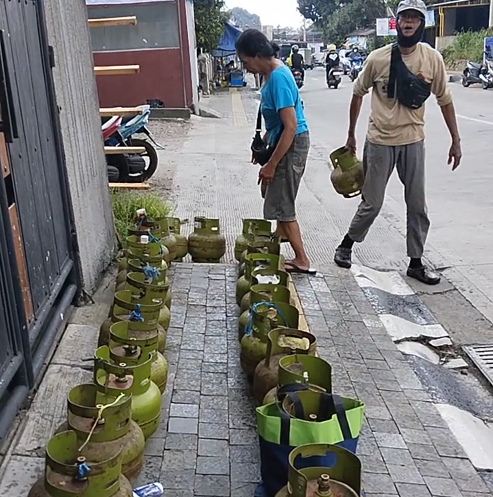Masih Ada Antrian Gas 3 Kg di Salatiga, Warga Minta Pemkot Turun Tagan