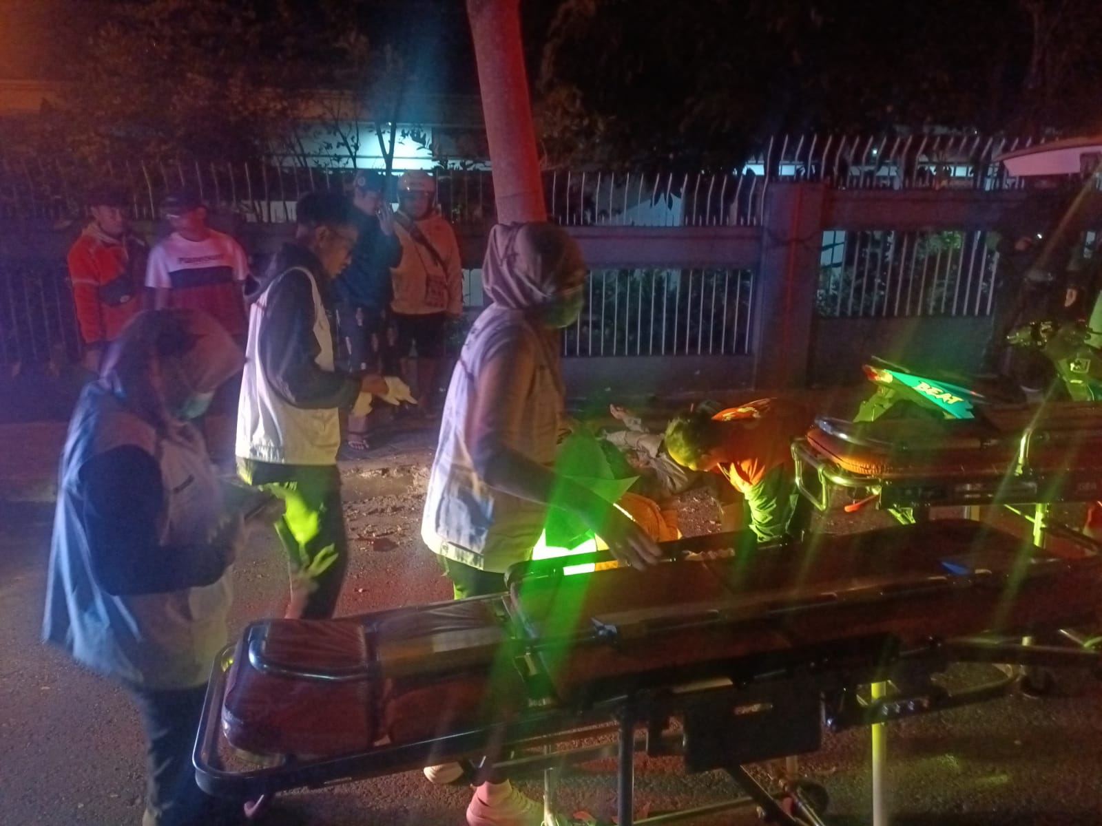 Oleng  Hingga Tabrak Pohon di Jalan Dr Muwardi Salatiga, Satu Pengendara Tewas di TKP