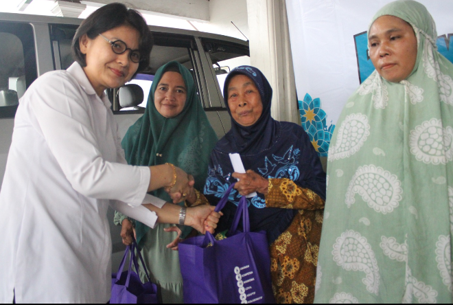 PT Jasamarga Solo Ngawi Salurkan Bantuan Paket Sembako Di Sekitar Gerbang Tol Ngemplak