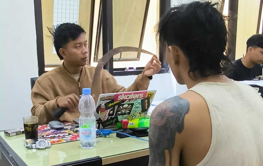 Viral Bawa Celurit Ancam Bunuh Warga Wiradesa, Zaki Alias Kucing Ditangkap Polisi