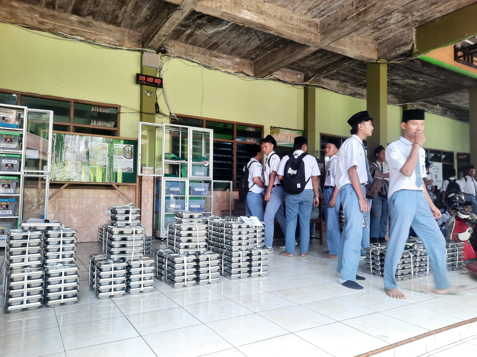 Kritikan Pelajar ke MBG di Kudus Berbuntut Teror, PGRI Jateng Minta Tak Ada Intimidasi