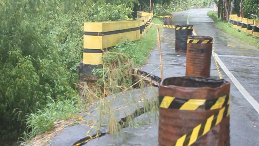 Badan Jalan di Area Jembatan Kalirejo Blora Longsor, Ganggu Kenyamanan dan Bahayakan Pengendara