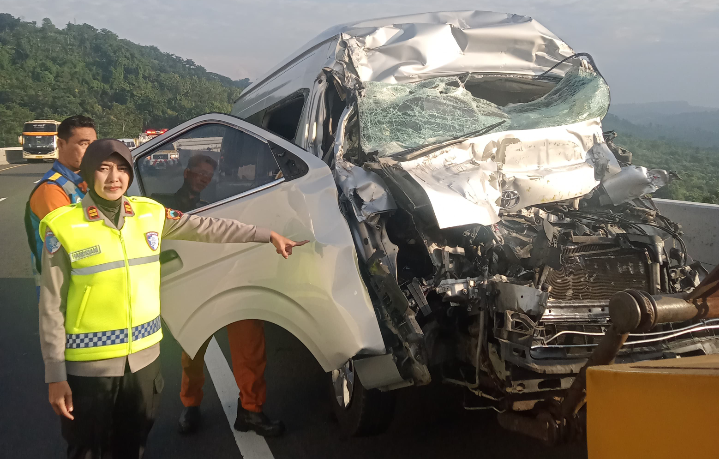 Kecelakaan Rombongan Guru di Tol Ungaran, 5 Orang Dirujuk ke RS Elizabeth Semarang