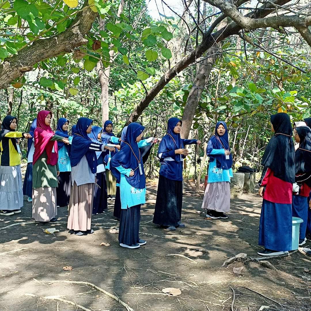 Tutup Masa Taaruf, Santri SMP IT Usamah Adakan Outing Class