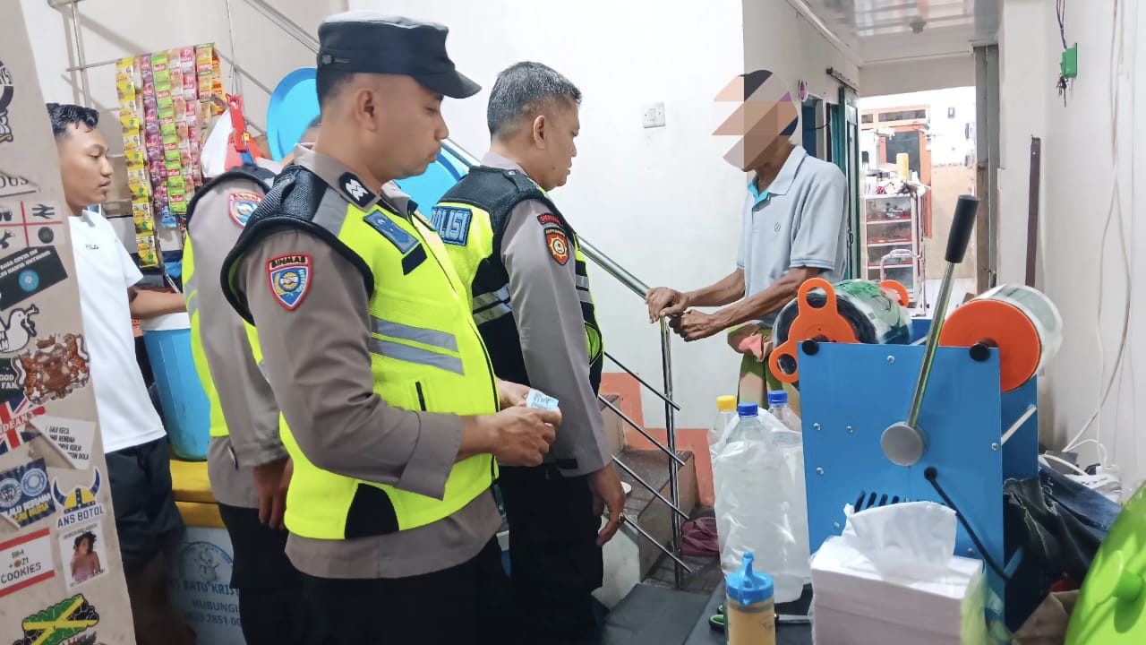 Jual Miras Berkedok Es Moni, Pria Lansia di Kudus Digelandang Polisi