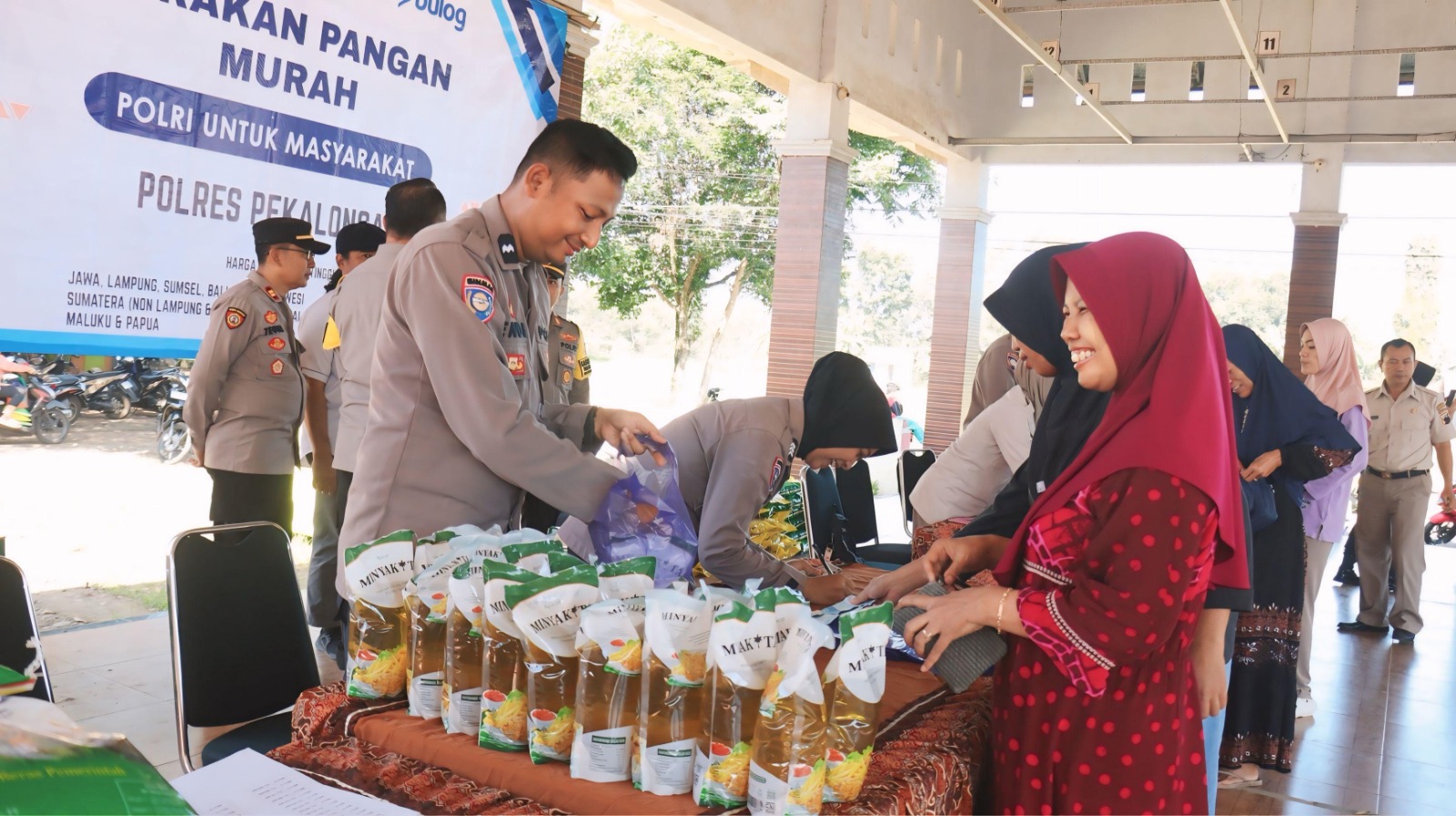 Gerakan Pangan Murah di Kajen Diserbu Warga, 2 Ton Beras dan 50 Dus Minyak Goreng Habis Terjual