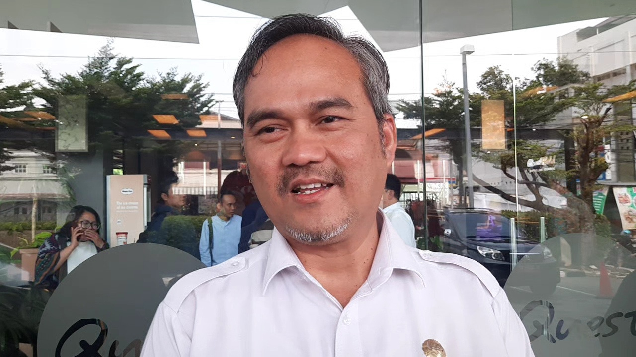 DLH Ungkap Penyebab Air Hujan Semarang Tercemar Mikroplastik: Polusi hingga Pembakaran Sampah