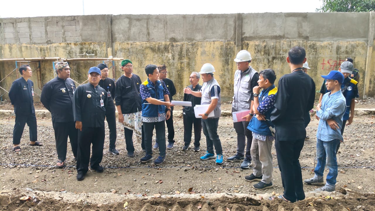 Jogging Track di GOR Trisanja Slawi Alami Deviasi Negatif, Bupati Minta Pengerjaan Dikebut ‎