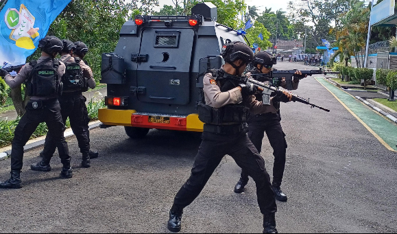 Simulasi Pengamanan di Obyek Vital, Polres Semarang Amankan 4 Pelaku di Kantor PLN