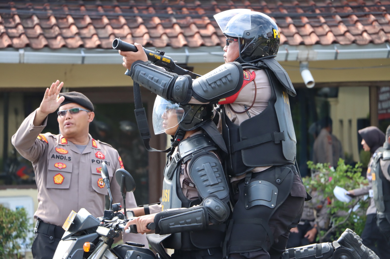 Polres Tegal Gembleng Personel Latihan Peningkatan Kemampuan Pengendalian Massa