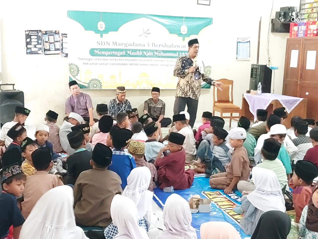 SDN Margadana 4 Kota Tegal Peringati Maulid Nabi Muhammad SAW