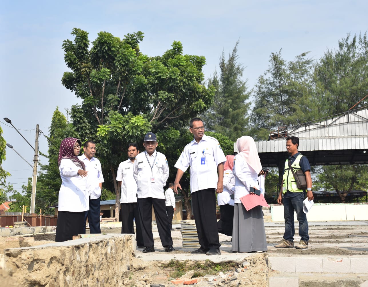 Proyek Pekerjaan  Taman Rakyat Slawi Ayu Molor, DPUPR Kabupaten Tegal Ngamuk
