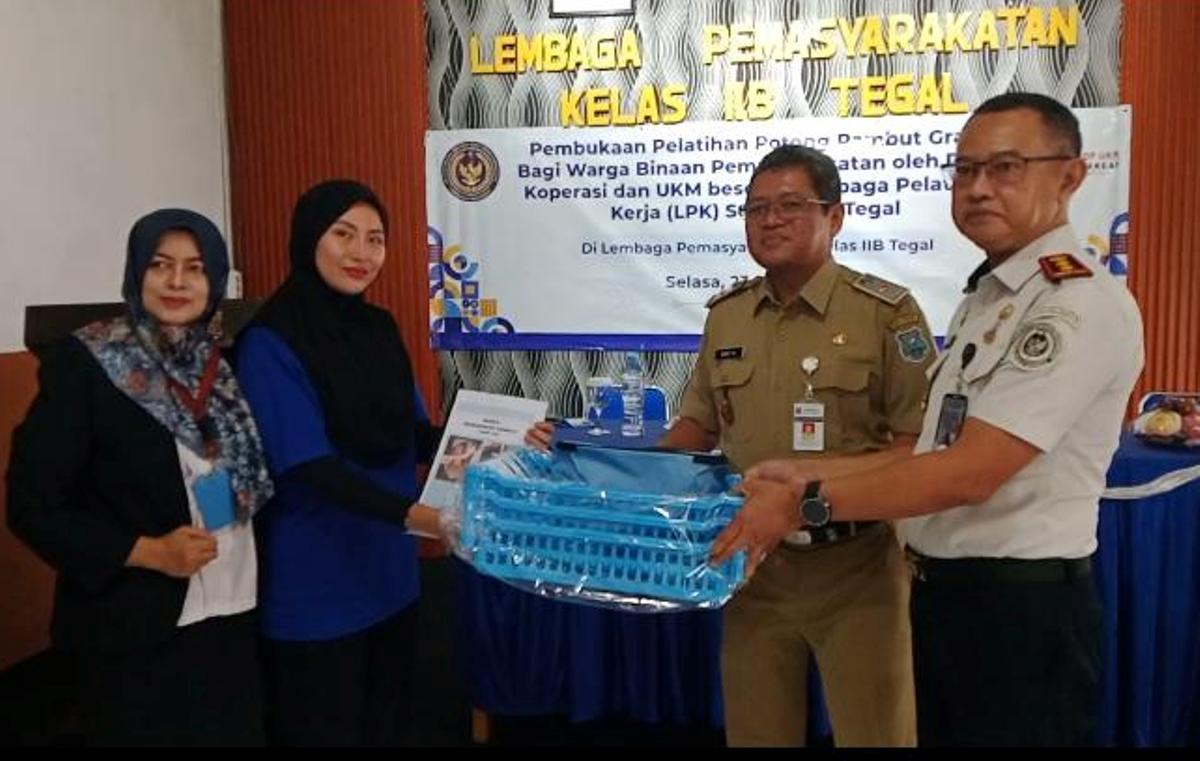 Pelatihan Potong Rambut WBP Lapas Tegal: Bekal Mandiri Pasca-Bebas