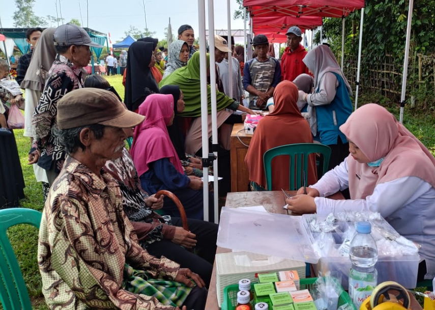 Bupati Tilik Desa, Puskesmas Jatinegara Layani Pemeriksaan Gratis