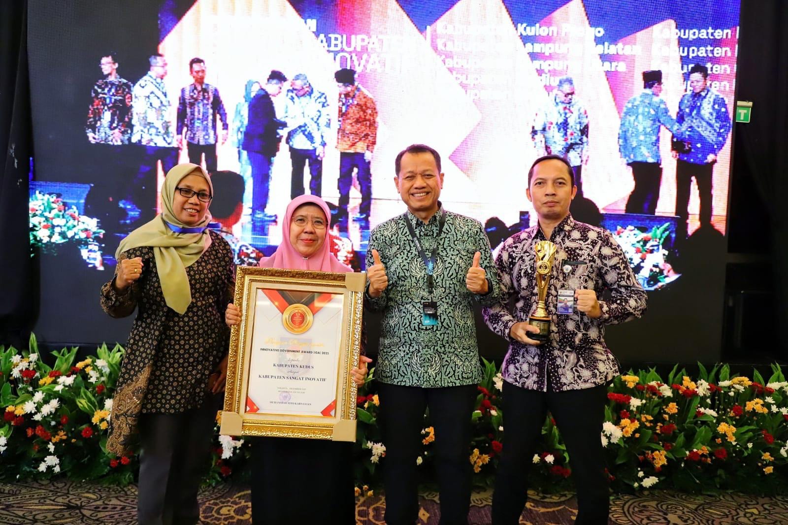 Kabupaten Kudus Diganjar Innovative Government Award 2025, Bupati Samani Berikan Respon Mengejutkan