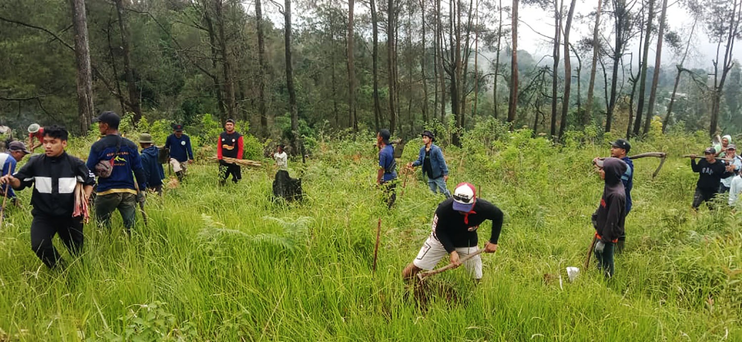 1.000 Bibit Pohon Siap Ditanam di Lereng Merbabu