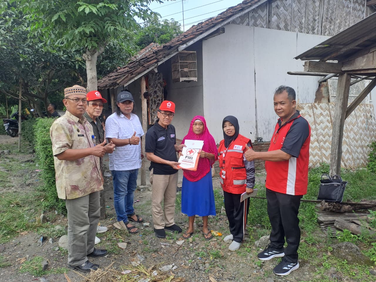Banjir Terjang Rangimulya, PMI Kabupaten Tegal Turun Tangan Salurkan Bantuan