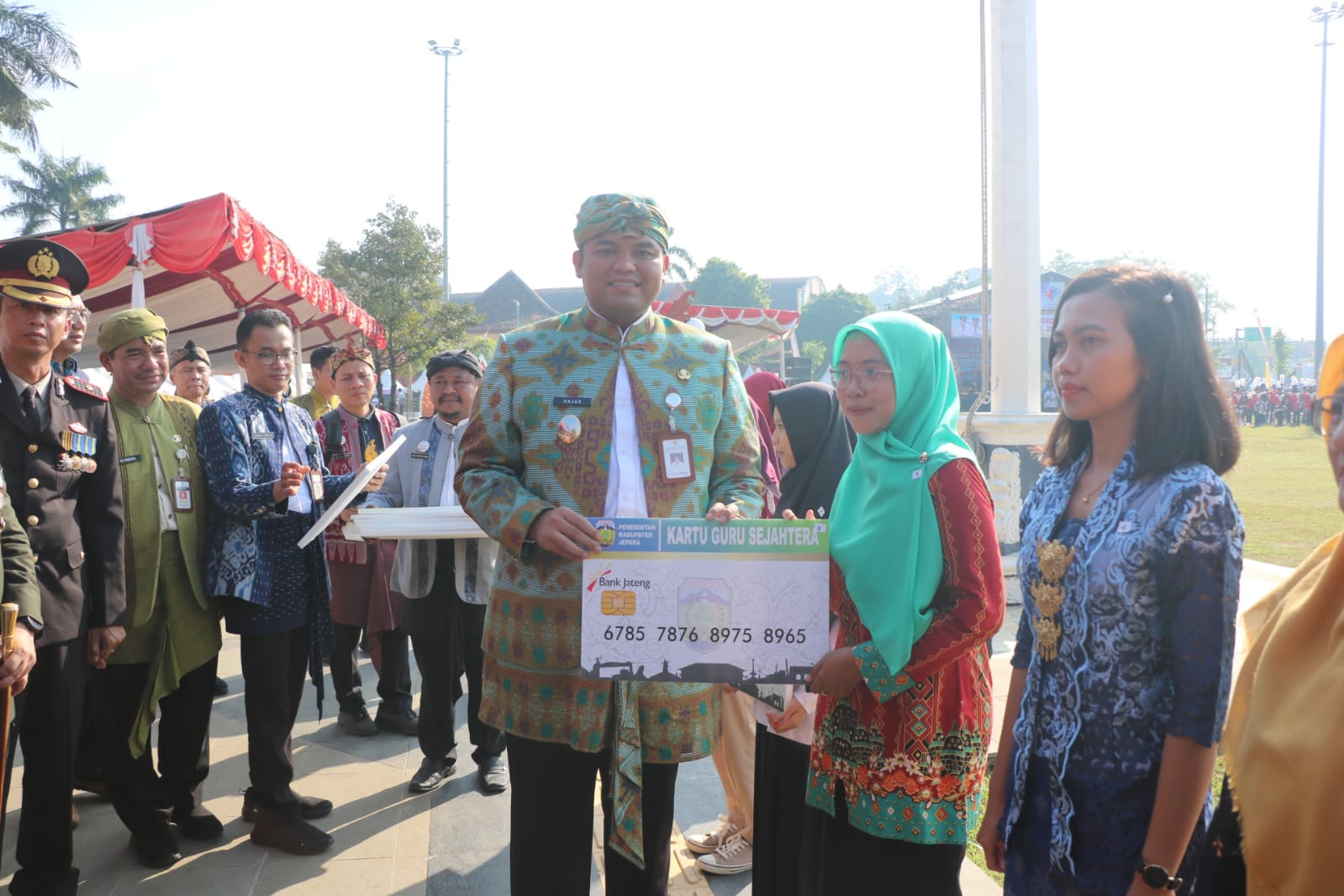 Mirip Program Wapres Gibran, Jepara Obral Kartu Guru Sejahtera dan Kartu Sarjana