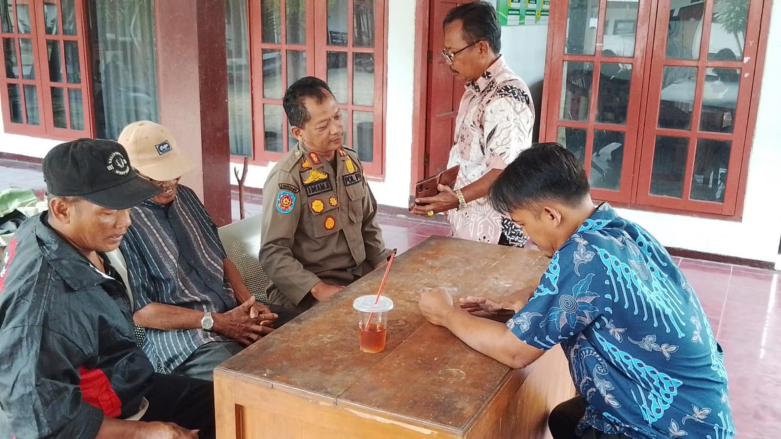 Warga Desa Sirangkang Kabupaten Pemalang Datangi Satpol PP, Ada Apa? 