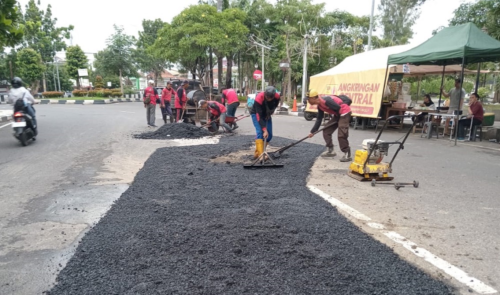 DPU Kota Semarang Mulai Perbaiki Jalan Berlubang, Akibat Tergenang Banjir