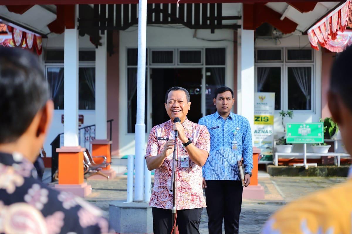 Senyum Simpang Tujuh Versi Bupati Kudus Mendadak Viral,  Ternyata Sarat Pesan Mengejutkan