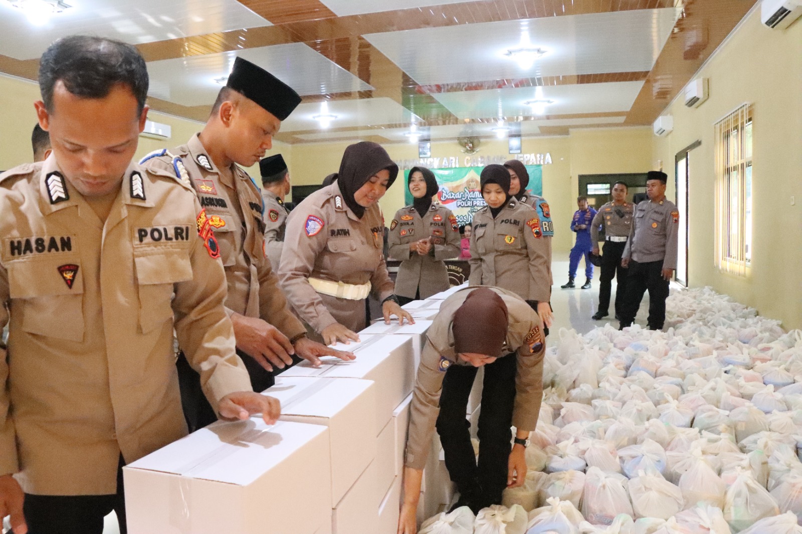 Tebus Murah Paket Sembako Polres Jepara, Berikan Kebermanfaatan bagi Anggota 