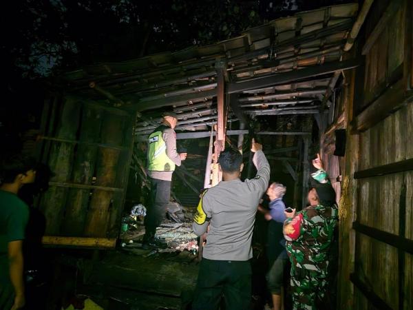 Kebakaran Rumah di Desa Saban, Diduga Korsleting Listrik Saat Ngecas Handphone