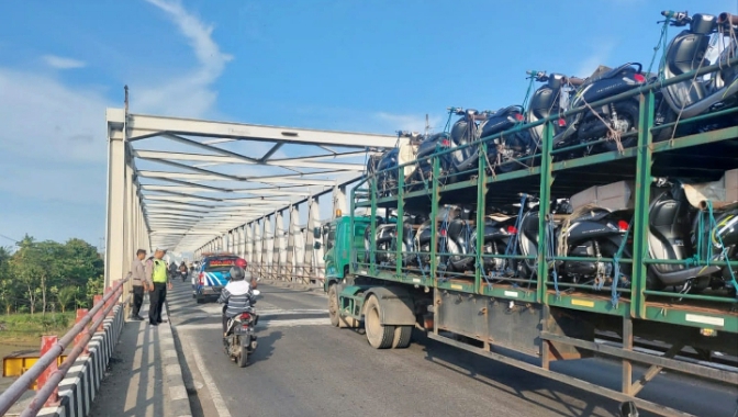 Perbaikan Selesai, Jembatan Comal Kabupaten Pemalang Kembali Dibuka