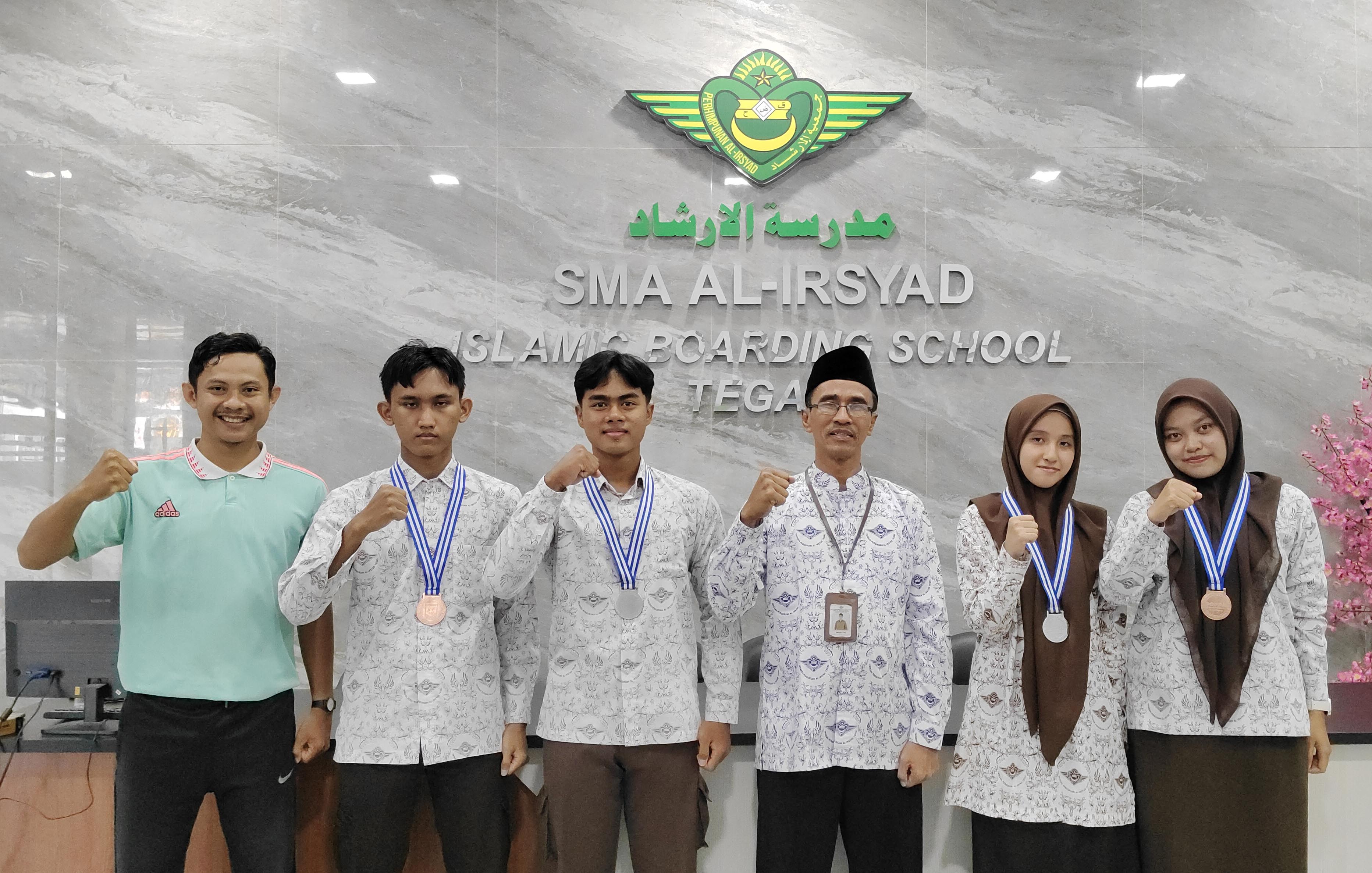 Ukir Prestasi Gemilang, Empat Siswa SMA Al Irsyad Kota Tegal Juara di Popda
