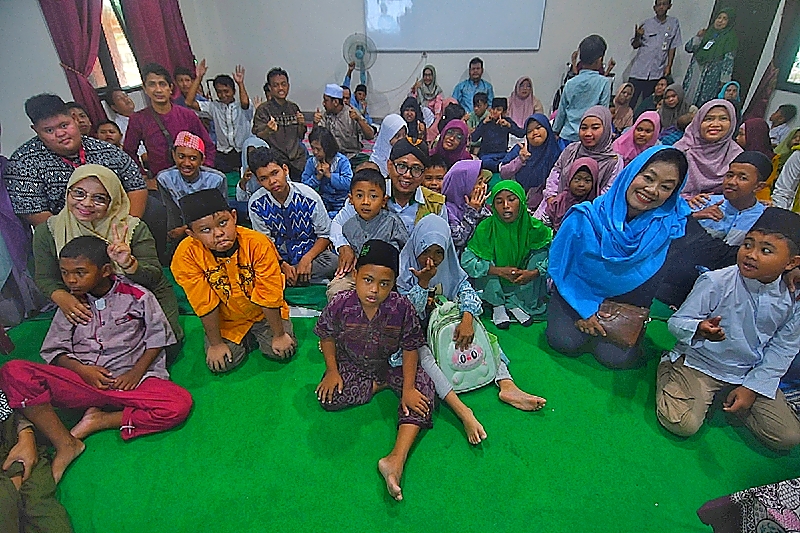 Penyuluh Agama KUA Purwodadi Memberikan Motivasi pada Murid SLB C Danyang