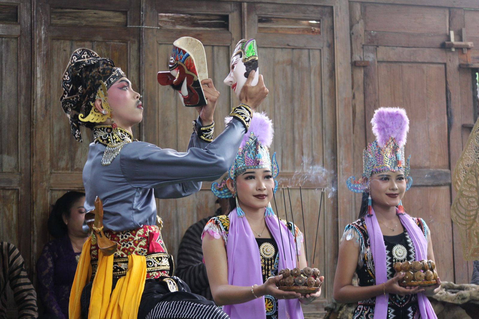 Tiga Kelompok Seni Jawa Tengah Semarakan Festival Budaya Panji Nasional 2024 di Jakarta