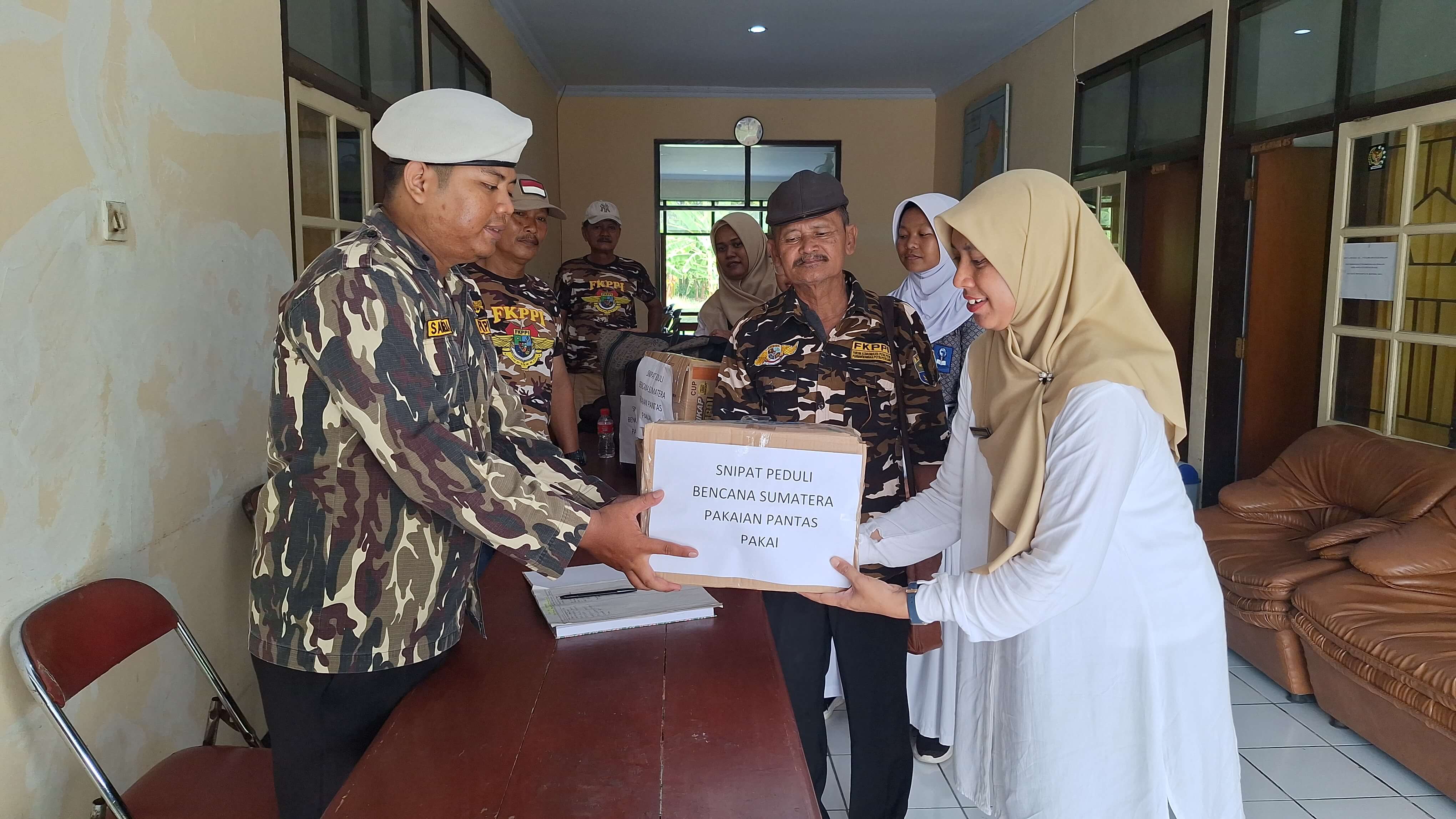 Sumbangan Warga Banjiri Posko Peduli Bencana Sumatera FKPPI Pemalang 